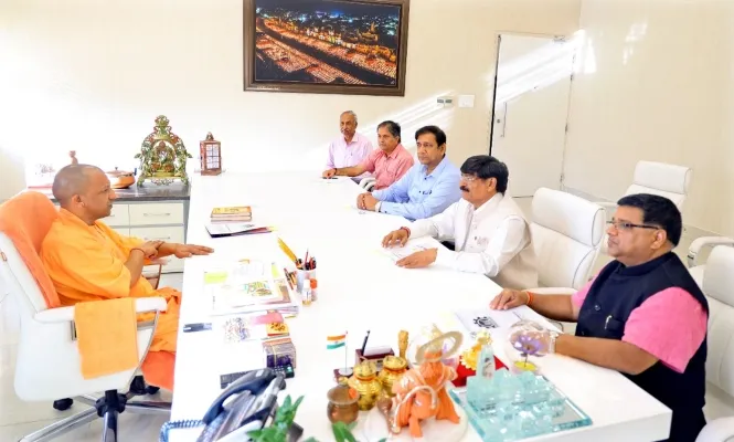 कानपुर : अब एक तहसील एक उत्पाद को बढ़ावा देगा आईआईए, प्रतिनिधिमंडल ने मुख्यमंत्री से की मुलाकात