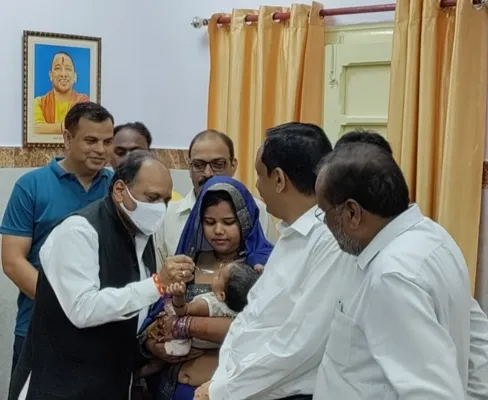 गोरखपुर : जिला महिला अस्पताल से बाल स्वास्थ्य पोषण माह का शुभारंभ, सीएमओ ने की यह अपील