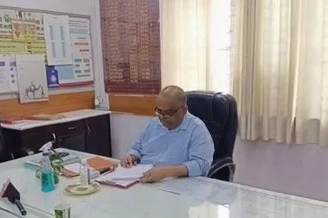 मथुरा: सैंपलिंग तो हो रही, लेकिन रिपोर्ट के लिए करना होगा लंबा इंतजार
