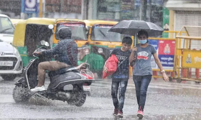 लखनऊ : यूपी में जमकर हुई बारिश, 58 जिलों के लिए जारी हुआ अलर्ट