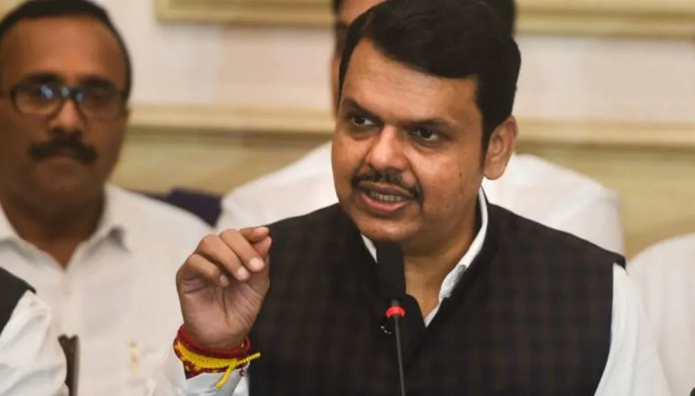 कांग्रेस डूबता जहाज, आजाद ने इस्तीफे के साथ वाजिब मुद्दे उठाए: फडणवीस