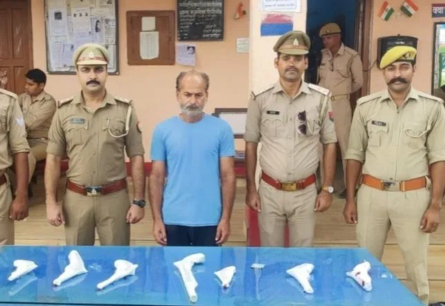 पीलीभीत: गजरौला पुलिस ने की धरपकड़, अवैध असलहों के सौदागर को धर दबोचा