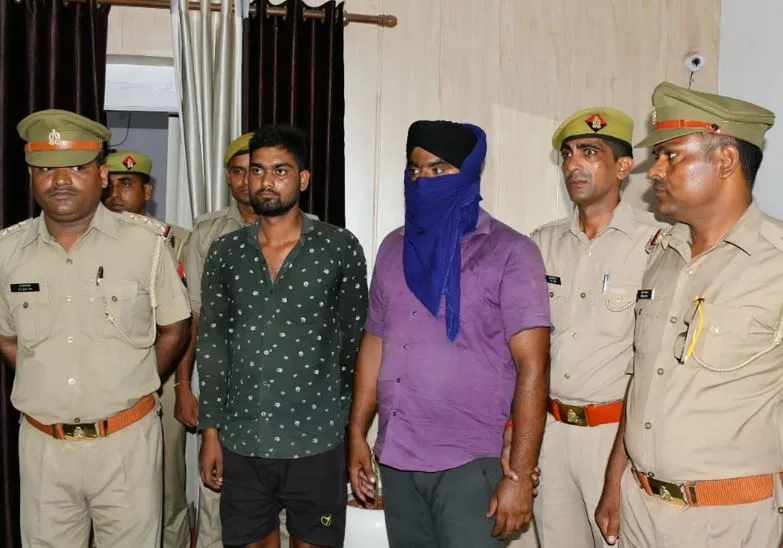 बरेली: देवरनिया में लूट करने वाले दो आरोपी गिरफ्तार, आरोपियों के पास से नकदी और मोबाइल बरामद