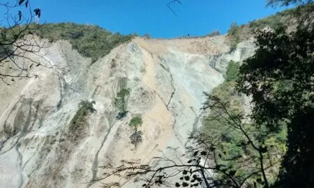 भीमताल: बलियानाला की तरह भविष्य के लिए खतरा बन रही है भीमताल ढुंगशिल,खैरोला की पहाड़ी