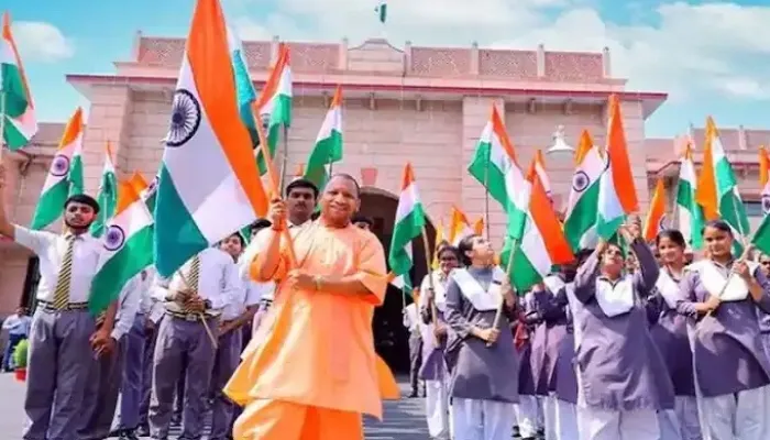 आत्मनिर्भर भारत के प्रति एकजुट होकर प्रतिबद्धता को दोहरायें : सीएम योगी