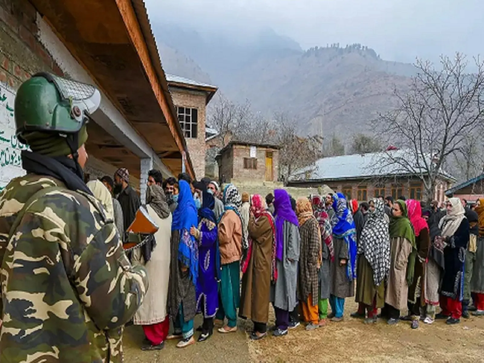 जम्मू कश्मीर प्रशासन ने 25 लाख अतिरिक्त मतदाताओं की खबरों पर कहा- तथ्यों को गलत ढंग से पेश किया गया