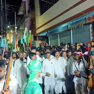 गोरखपुर : अयान अली शाह की अगुवाई में निकला नौवीं का शाही जुलूस
