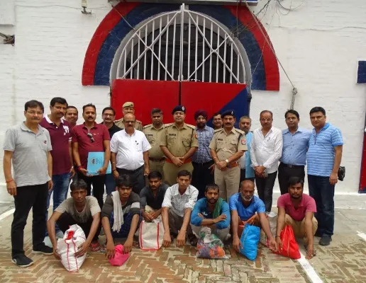 बहराइच : अर्थदंड के बदले सजा भुगत रहे सात बंदी हुए रिहा, लायंस क्लब ने जमा की फीस