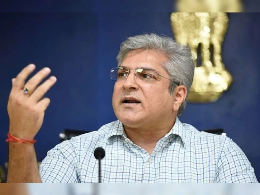 विद्युत चालित वाहनों के लिए तीन किमी के दायरे में एक ‘चार्जिंग प्वाइंट’ का लक्ष्य- परिवहन मंत्री कैलाश गहलोत