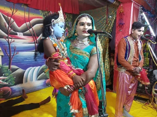 अयोध्या : श्रीकृष्ण लीला का कलाकारों ने किया शानदार मंचन