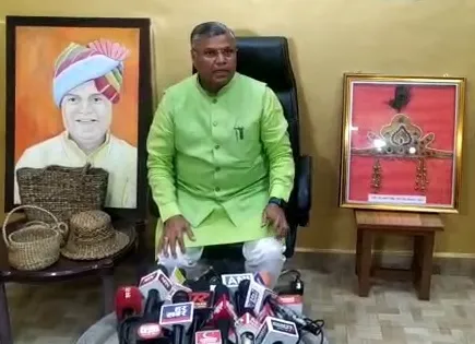 लखनऊ: कारागार मंत्री ने बंदियों से किया संवाद, कैदियों को लेकर कही यह बड़ी बात
