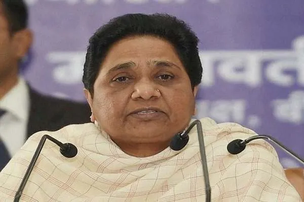 लखनऊ : अखिलेश के बाद मायावती ने भी किया ‘हर घर तिरंगा’ का समर्थन