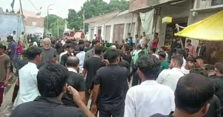 हरदोई : हज़रत क़ासिम की शहादत पर फूट-फूट कर रोए अज़ादार, मीर सराय से शुरू हुआ सातवीं मोहर्रम का जुलूस