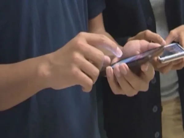 गोरखपुर: 12वीं की छात्रा को लगातार परेशान कर रहा शोहदा, सोशल मीडिया पर पोस्ट किये अश्लील मैसेज