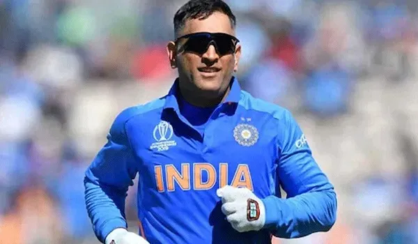 ‘मैं पल दो पल का शायर हूं…’, जब एमएस धोनी के एक फैसले से चौंक गए थे क्रिकेट फैंस