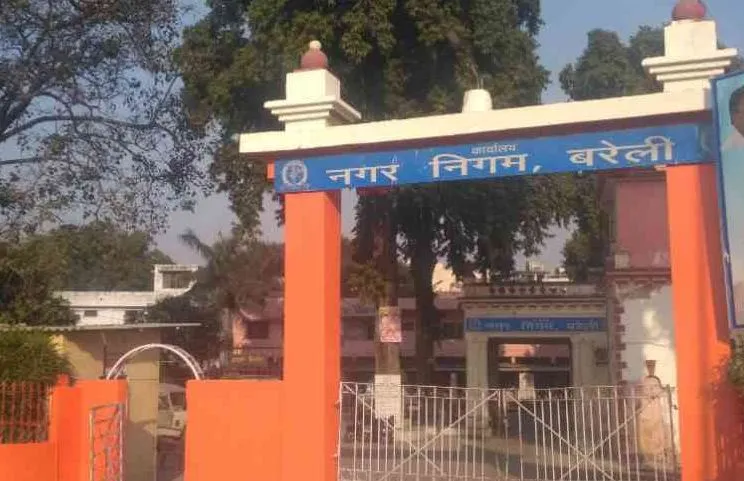 बरेली: घरों की छत पर लगे विज्ञापन से 75 प्रतिशत कर वसूलेगा निगम