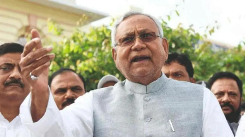 बिहार की राजनीति में आज का दिन बेहद अहम, बीजेपी कोटे के मंत्री नहीं देंगे इस्तीफा, नीतीश कुमार ने मांगा राज्यपाल से मिलने का समय