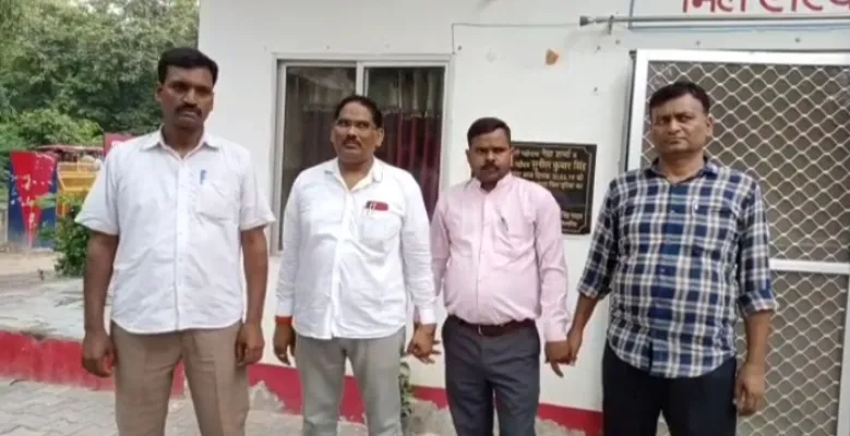 रायबरेली: एसडीएम सदर कोर्ट का पेशकार रिश्वत लेते गिरफ्तार, एंटी करप्शन टीम ने शिकायत पर की कार्रवाई