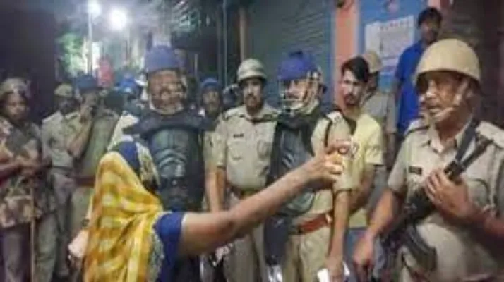 हरदोई : तिरंगा यात्रा को लेकर हुआ बड़ा बवाल, पूर्व पंचायत अध्यक्ष के खिलाफ रिपोर्ट दर्ज