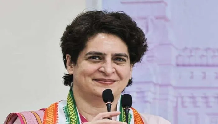 लखनऊ : प्रियंका गांधी ने दिलाया ‘भारत जोड़ो’ संकल्प