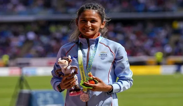 CWG 2022 : कॉमनवेल्थ गेम्स में छाए ‘भगवान श्रीकृष्ण’, सिल्वर जीतने के बाद प्रियंका गोस्वामी ने खिंचवाई तस्वीर