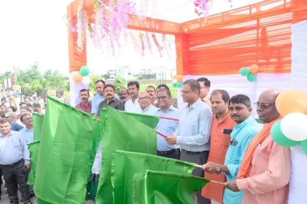 गोरखपुर : नगर निगम क्षेत्र में निकाली गई तिरंगा वाहन रैली