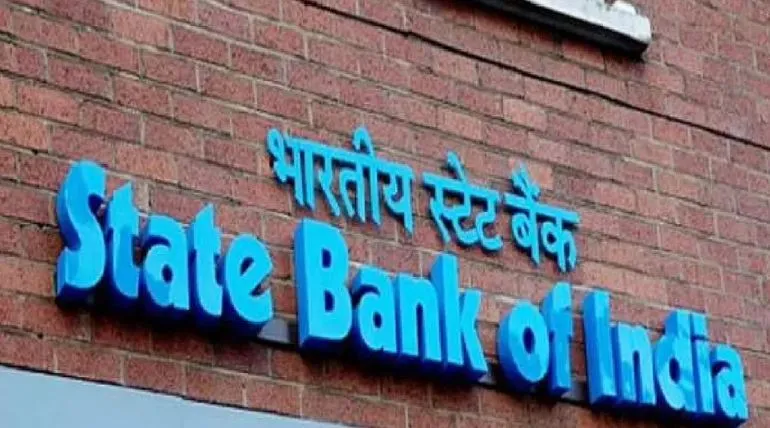 SBI Hikes MCLR Rates: एसबीआई ने दिया ग्राहकों को झटका, महंगी हुई EMI, इन लोगों पर होगा असर