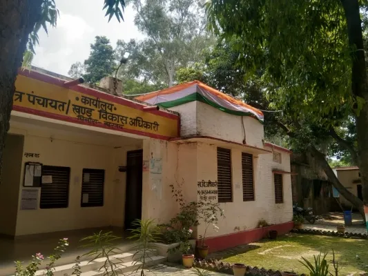 बहराइच: प्राइवेट तो दूर अभी सरकारी भवनों से नहीं उतारा गया तिरंगा