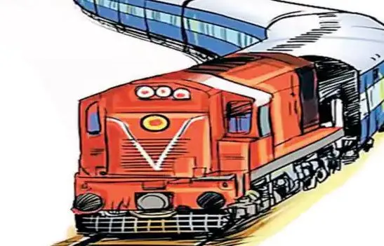 संघमित्रा एक्सप्रेस से 143 बोतल शराब बरामद, तस्कर फरार