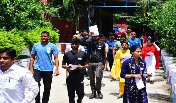 मुरादाबाद : 58 परीक्षा केंद्रों पर कड़ी सुरक्षा के बीच हुई फारेस्ट गार्ड परीक्षा, 16415 परीक्षार्थी रहे अनुपस्थित
