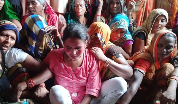 संभल: मंदिर में तार जोड़ते समय करंट से युवक की मौत