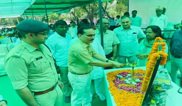 उपलब्धि : तीन लाख 90 हजार के लक्ष्य के साथ जिले में पांच लाख 25 हजार घरों पर फहराया तिरंगा