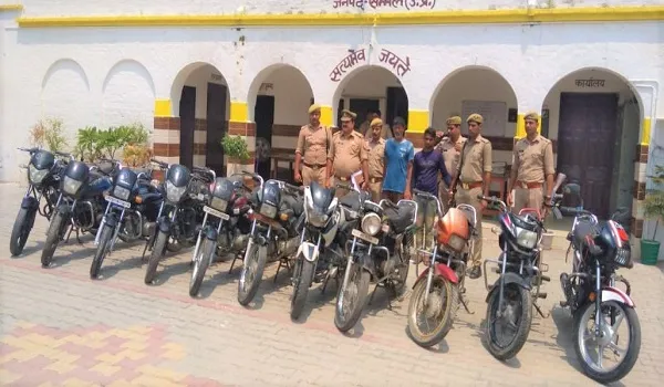 संभल: चोरी की 11 बाइकों के साथ दो गिरफ्तार, दो तमंचे और पांच कारतूस बरामद