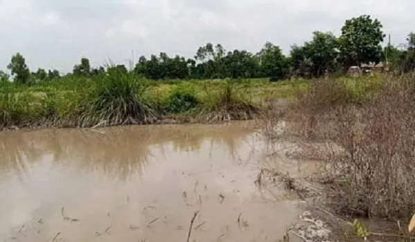 अमरोहा : गंगा का जलस्तर कम होने से किसानों एवं प्रशासन ने ली राहत की सांस