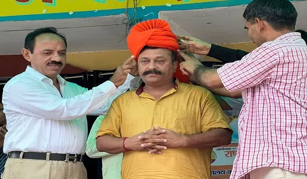 मुरादाबाद: अमृत महोत्सव के तहत स्वतंत्र सेनानी के परिजनों को किया सम्मानित