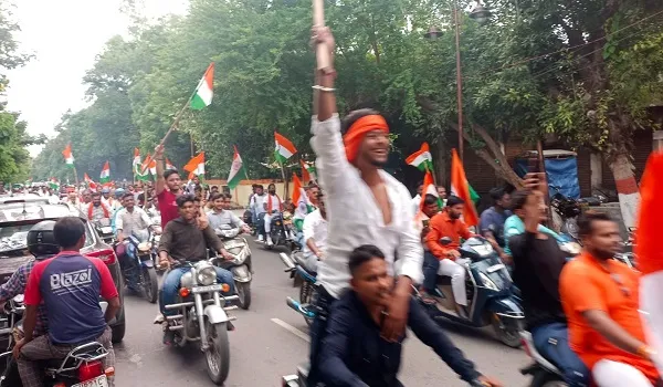 मुरादाबाद: अमृत महोत्सव के तहत भाजपा द्वारा निकाली गई तिरंगा यात्रा, लोगों को किया जागरूक