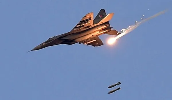 क्रीमिया में रूसी ‘एयर बेस’ पर हुए भीषण विस्फोटों में नौ रूसी लड़ाकू विमान नष्ट