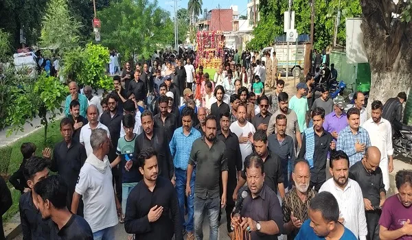 रामपुर : इमामबाड़ा खासबाग से निकला जुलजनाह का जुलूस, स्थानीय अंजुमनों ने की नोहाख्वानी और मातम