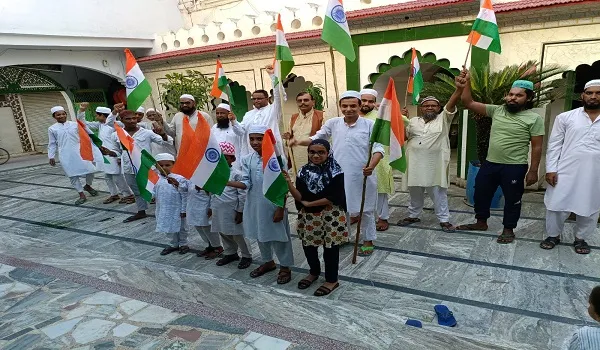 अमरोहा: पत्थर वाली मस्जिद में लहराया तिरंगा