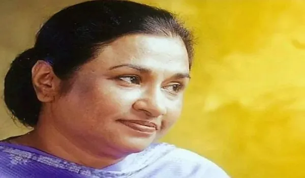 मशहूर गायिका नय्यरा नूर को दी गई अंतिम विदाई, इन फिल्मों में दी आवाज
