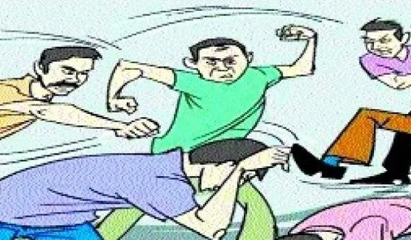 बिजनौर: मोबाइल चोरी की शक में किशोर को पीटा, वीडियो किया वायरल