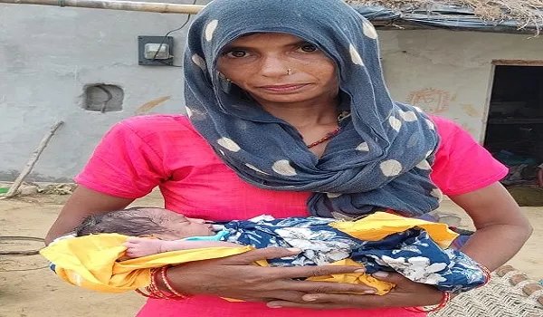 संभल: बाजार में छोड़ी गई नवजात बच्ची को मिली नई मां