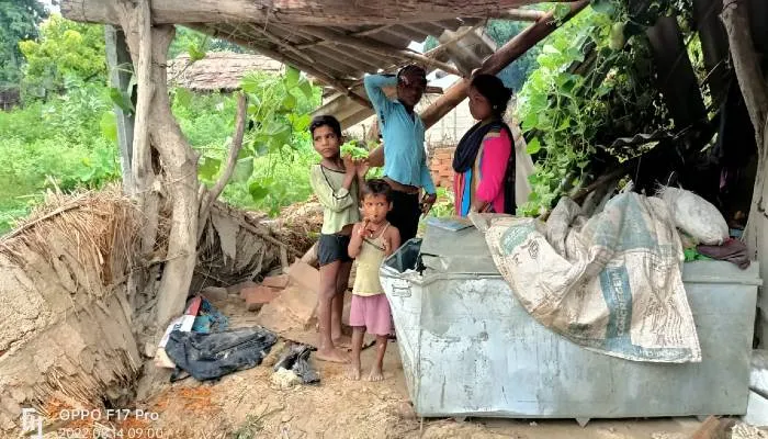 बहराइच: आम्बा गांव में हाथी ने आज फिर ढहाए तीन घर, भगाते समय चोटिल हुईं महिलाएं