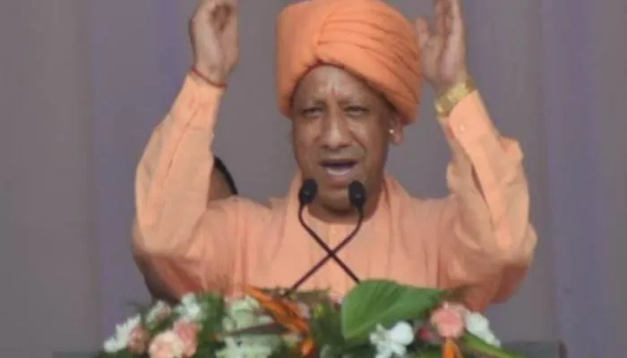 यूपी: मुख्यमंत्री योगी ने स्वतंत्रता दिवस पर आजादी के शहीदों को दी श्रद्धांजलि