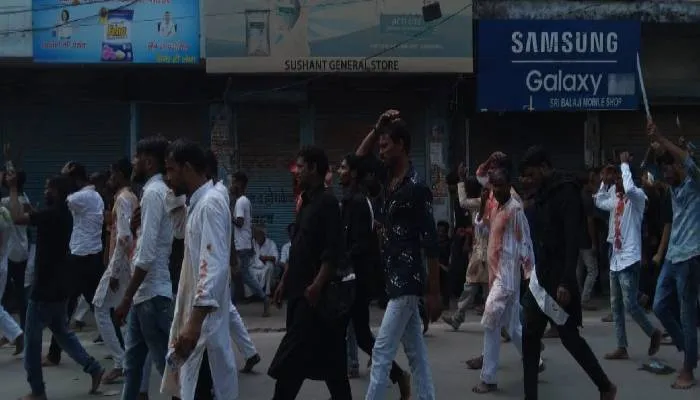 लखनऊ: यौमे आशूरा के मौके पर या हुसैन के नारों से गूंजी फिजा