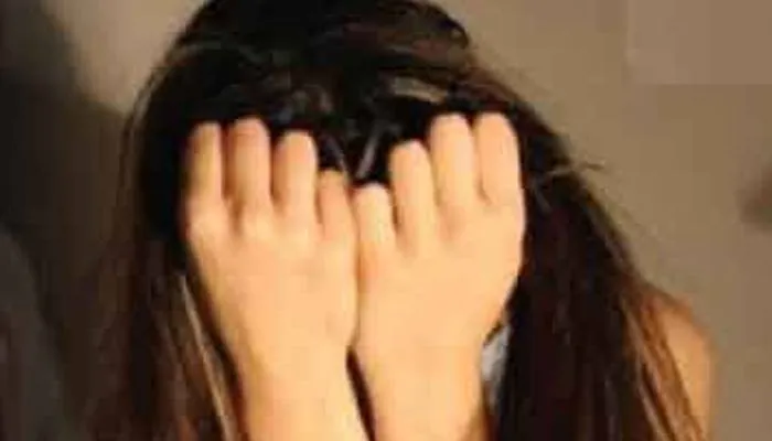 रायबरेली: शौच के लिये झाड़ियों में गई किशोरी को युवक ने बनाया हवस का शिकार