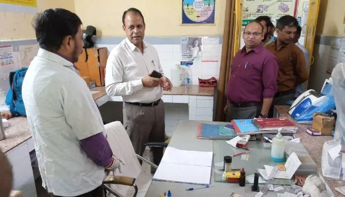 बहराइच: एसडीएम ने सीएचसी पयागपुर का किया निरीक्षण, बंद मिला एक्सरे मशीन