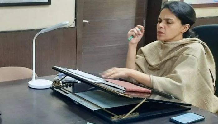 लखनऊ: 11 बजे तक नहीं उठा कूड़ा तो नपेंगे निरीक्षक और सेनेटरी ऑफिसर