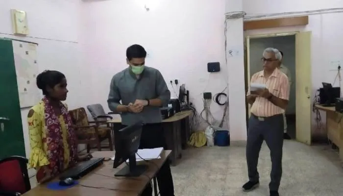 सुल्तानपुर: सीडीओ ने विकास भवन का किया औचक निरीक्षण, तीन विभागाध्यक्ष व सात कर्मचारी मिले अनुपस्थित