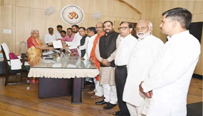 राज्यपाल से मिला रालोद का प्रतिनिधिमंडल, किसानों की समस्याओं को लेकर दिया ज्ञापन